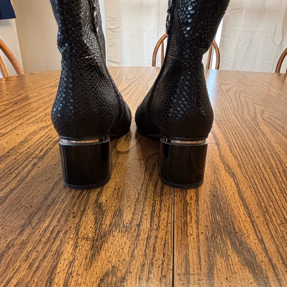 Franco Sarto women’s snake skin print boots 7.5 - Picture 6 of 9